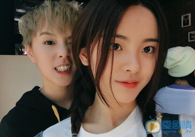 杨芸晴与他人合照 杨芸晴高清写真_杨芸晴高清剧照