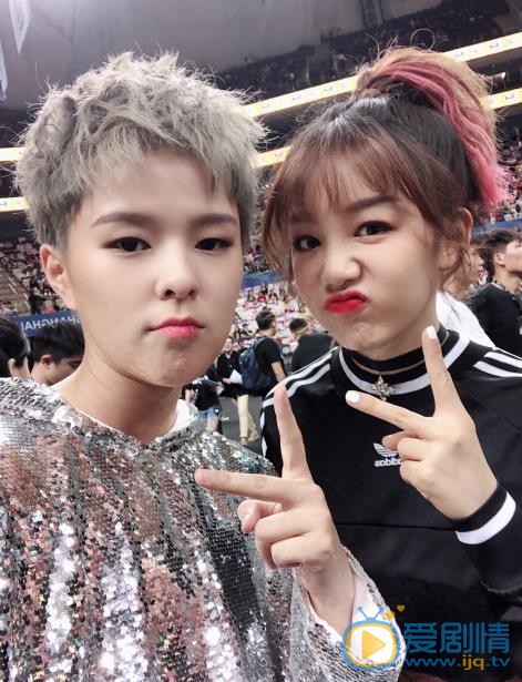 杨芸晴与他人合照 杨芸晴高清写真_杨芸晴高清剧照