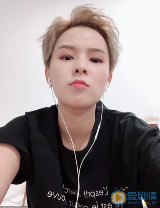杨芸晴自拍照 杨芸晴高清写真_杨芸晴高清剧照