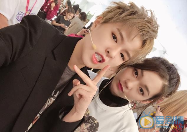 杨芸晴与他人合照 杨芸晴高清写真_杨芸晴高清剧照