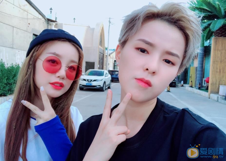 杨芸晴与他人合照 杨芸晴高清写真_杨芸晴高清剧照