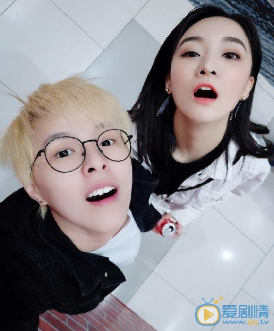 杨芸晴与他人合照 杨芸晴高清写真_杨芸晴高清剧照