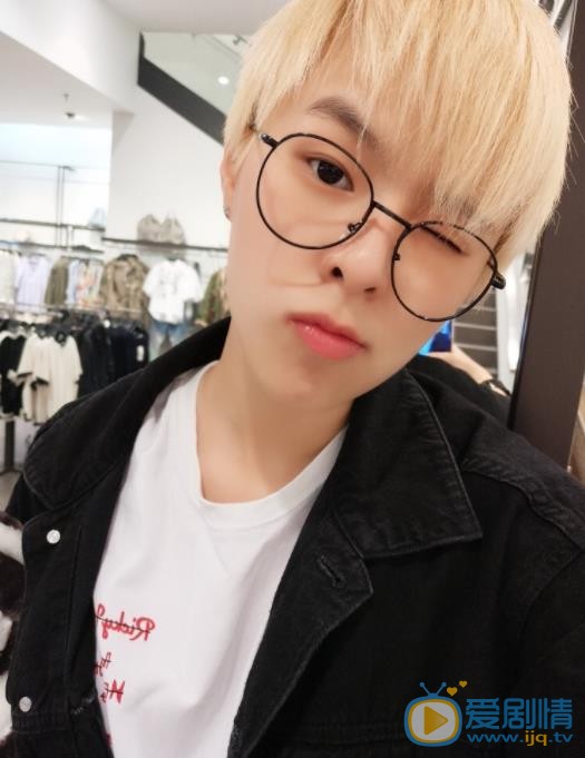 杨芸晴自拍照 杨芸晴高清写真_杨芸晴高清剧照