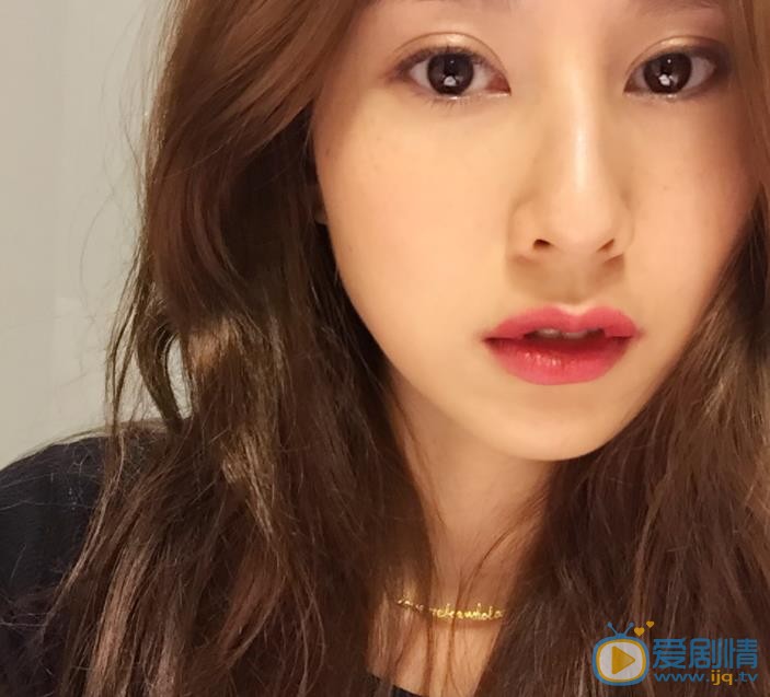 房思瑜自拍照 房思瑜高清写真_房思瑜高清剧照