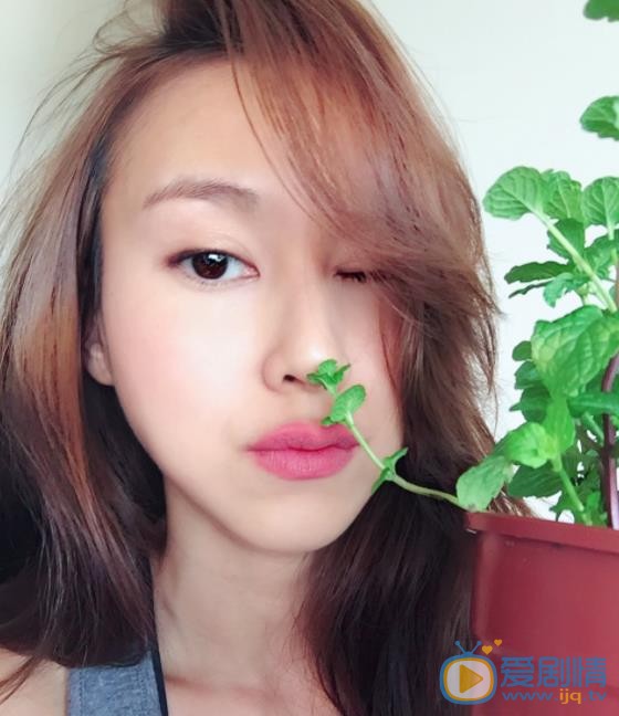 房思瑜自拍照 房思瑜高清写真_房思瑜高清剧照