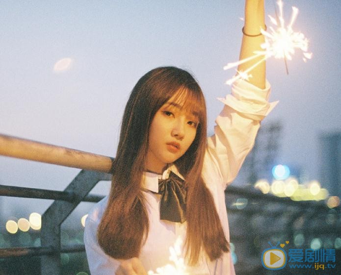 宋昕冉烟花写真 宋昕冉高清写真_宋昕冉高清剧照