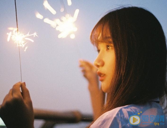 宋昕冉烟花写真 宋昕冉高清写真_宋昕冉高清剧照