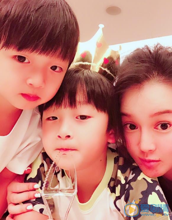 冉莹颖全家福 冉莹颖高清写真_冉莹颖高清剧照