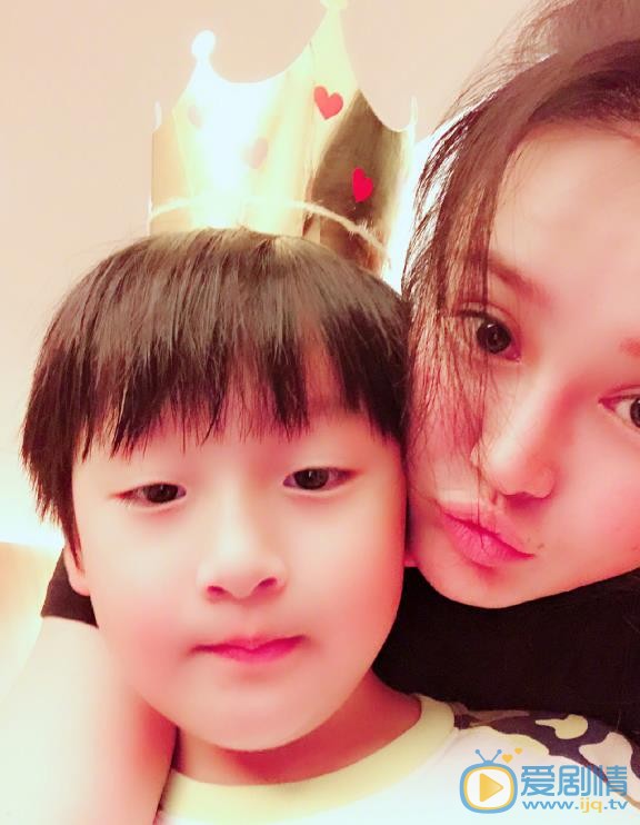 冉莹颖全家福 冉莹颖高清写真_冉莹颖高清剧照