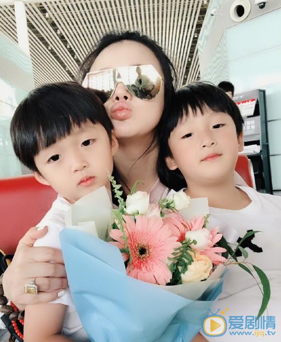 冉莹颖全家福 冉莹颖高清写真_冉莹颖高清剧照