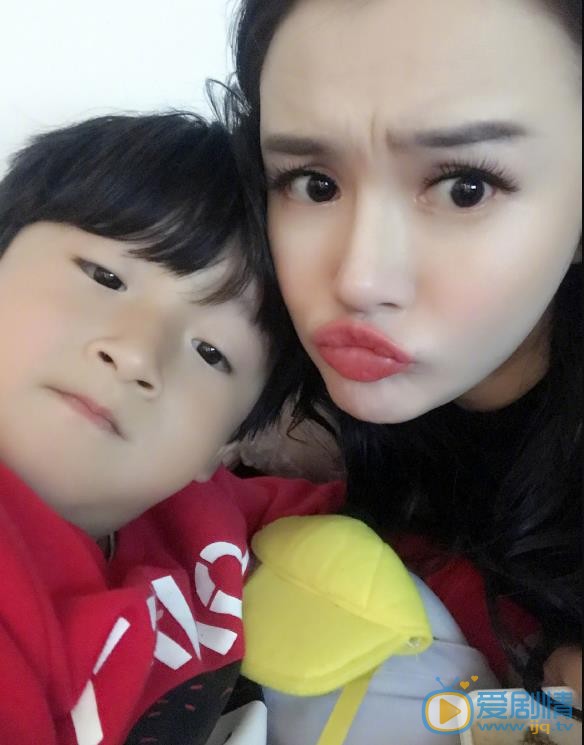 冉莹颖全家福 冉莹颖高清写真_冉莹颖高清剧照