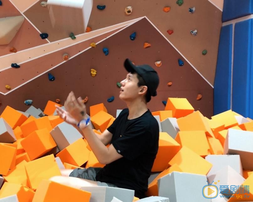 人不彪悍枉少年李渔是谁扮演的？人不彪悍枉少年李渔扮演者张耀个人资料、写真生活照