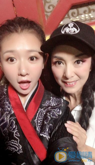 刘木子与人合照 刘木子高清写真_刘木子高清剧照