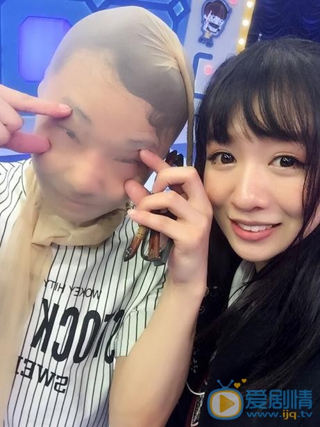 刘木子与人合照 刘木子高清写真_刘木子高清剧照