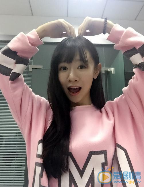 刘木子与人合照 刘木子高清写真_刘木子高清剧照