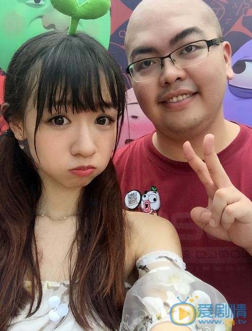 刘木子与人合照 刘木子高清写真_刘木子高清剧照