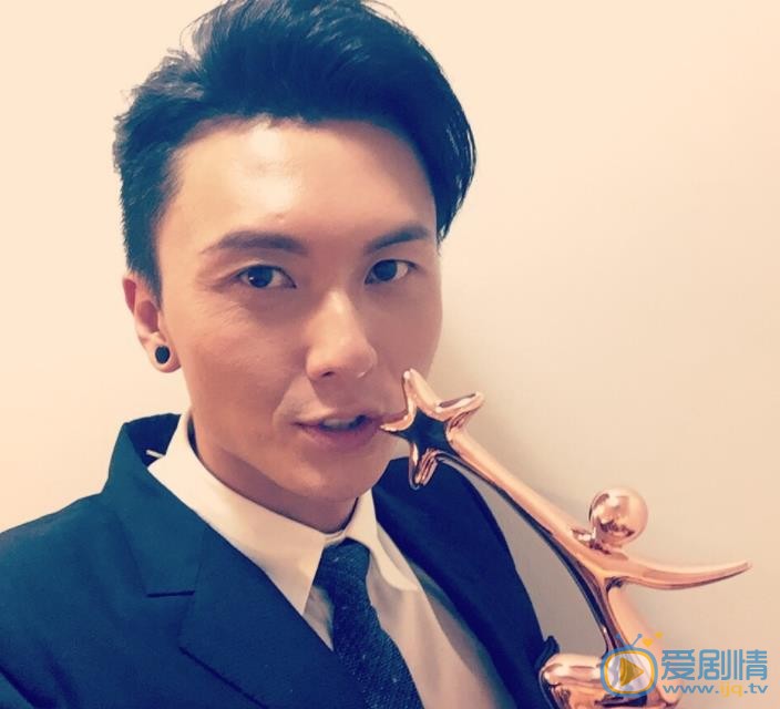 王浩信自拍照 王浩信高清写真_王浩信高清剧照
