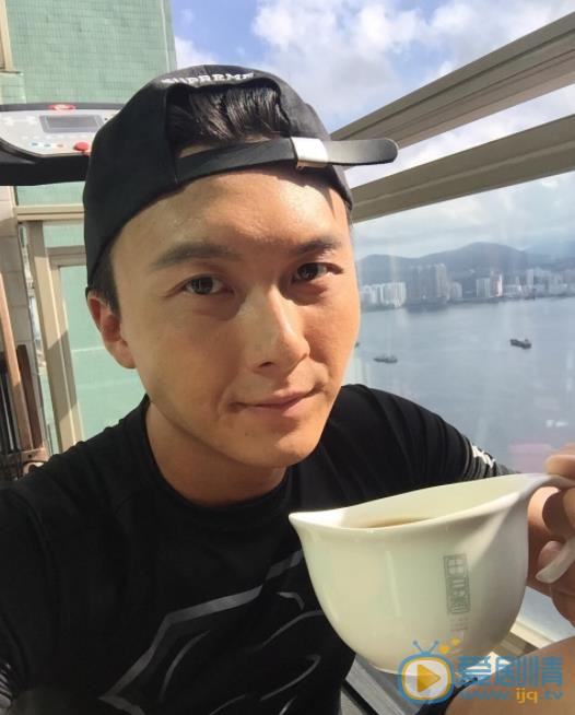 王浩信自拍照 王浩信高清写真_王浩信高清剧照