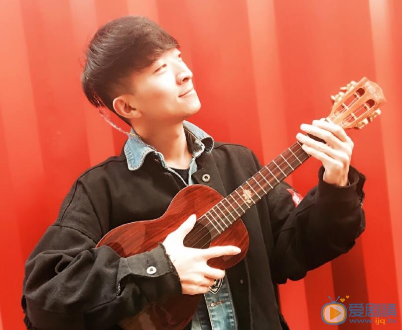 贾盛强吉他写真 贾盛强高清写真_贾盛强高清剧照