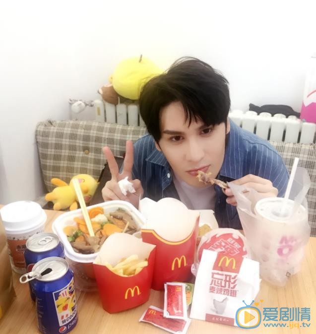 居来提前卫写真 居来提高清写真_居来提高清剧照