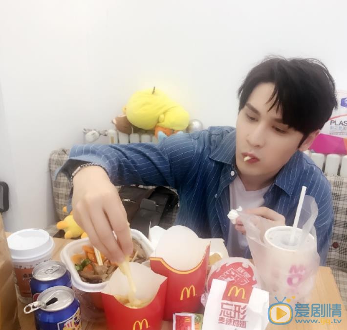 居来提前卫写真 居来提高清写真_居来提高清剧照