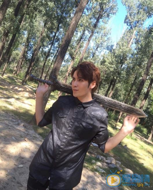 居来提前卫写真 居来提高清写真_居来提高清剧照