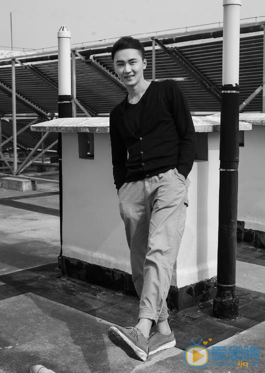 何若鹤黑白大片 何若鹤高清写真_何若鹤高清剧照