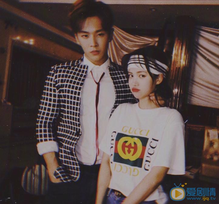 洪潇与人合照 洪潇高清写真_洪潇高清剧照