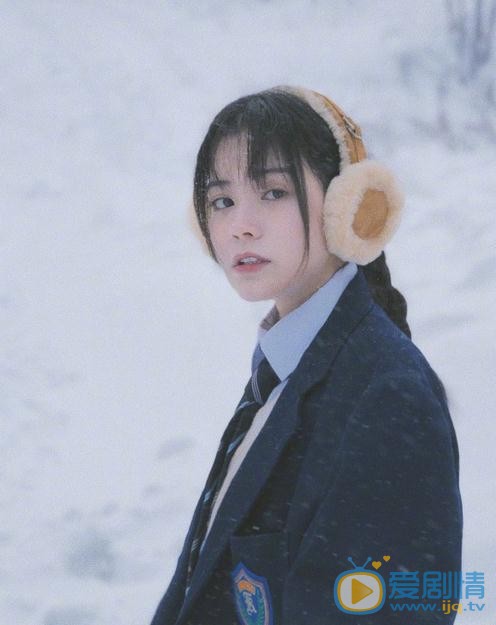 洪潇雪地写真 洪潇高清写真_洪潇高清剧照
