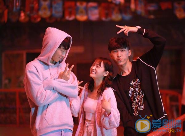 洪潇情侣写真 洪潇高清写真_洪潇高清剧照