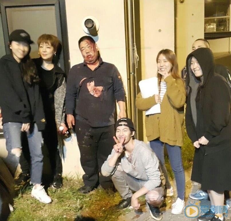 宋再临与人合照 宋再临高清写真_宋再临高清剧照