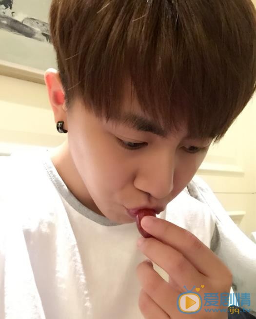 魏一宁自拍照 魏一宁高清写真_魏一宁高清剧照