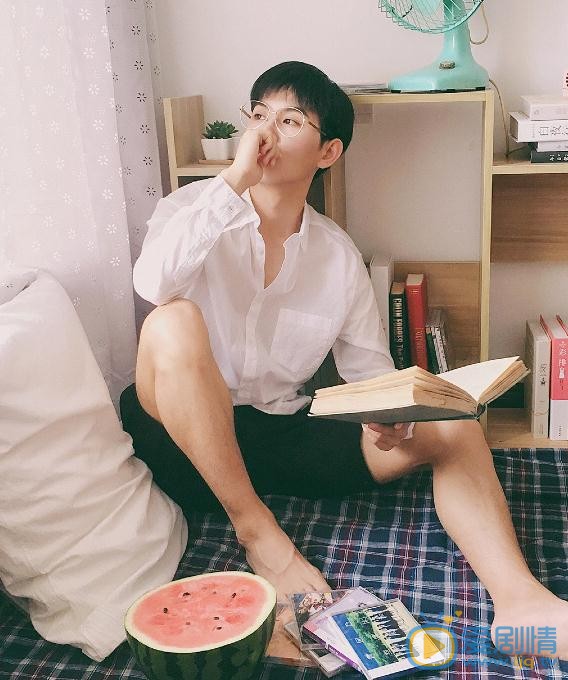 何善凯夏日写真 何善凯高清写真_何善凯高清剧照