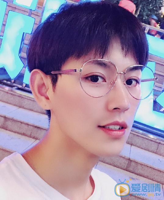 何善凯生活照 何善凯高清写真_何善凯高清剧照