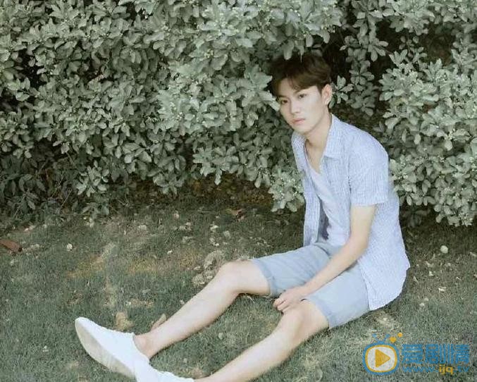 何善凯绿色写真 何善凯高清写真_何善凯高清剧照