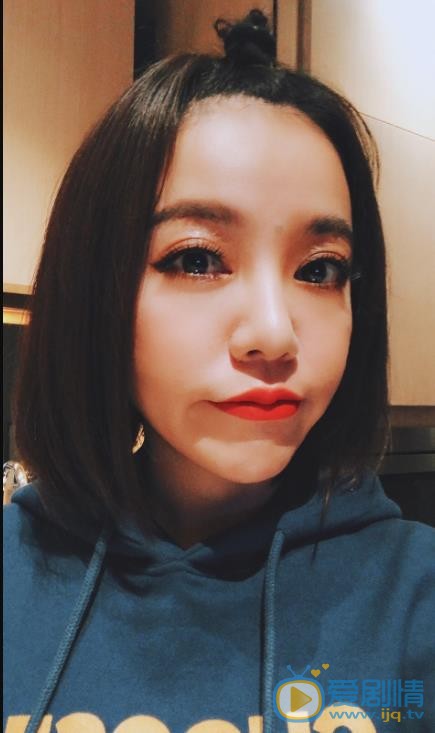 丁当嘟嘴卖萌照 丁当高清写真_丁当高清剧照