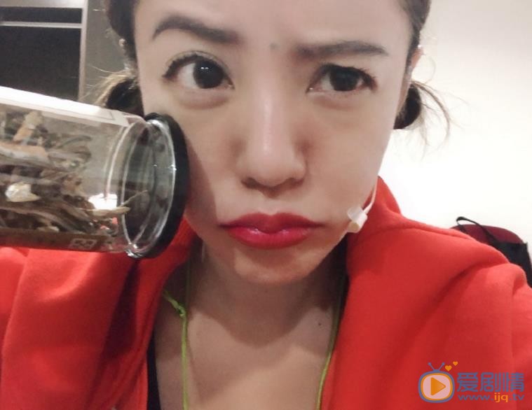丁当嘟嘴卖萌照 丁当高清写真_丁当高清剧照