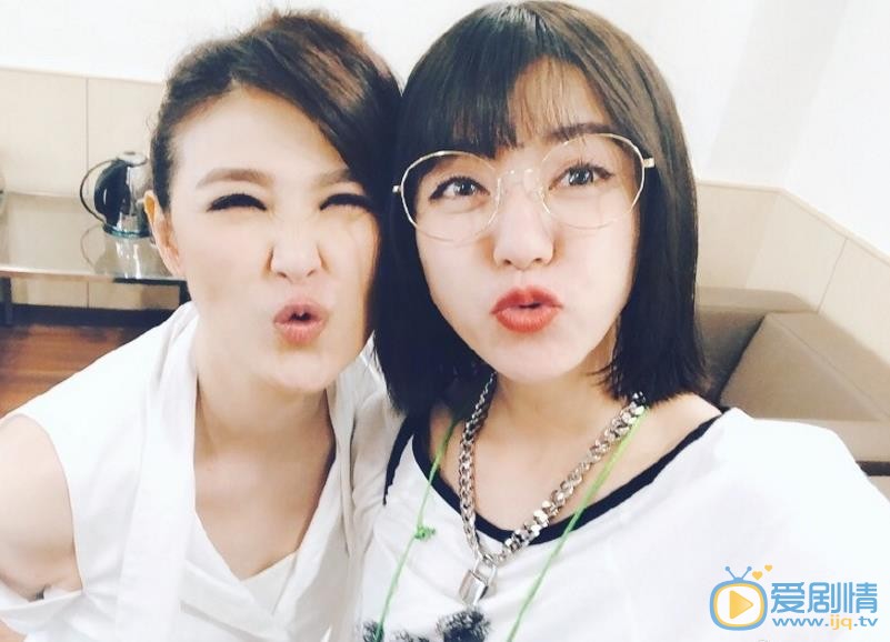 丁当嘟嘴卖萌照 丁当高清写真_丁当高清剧照