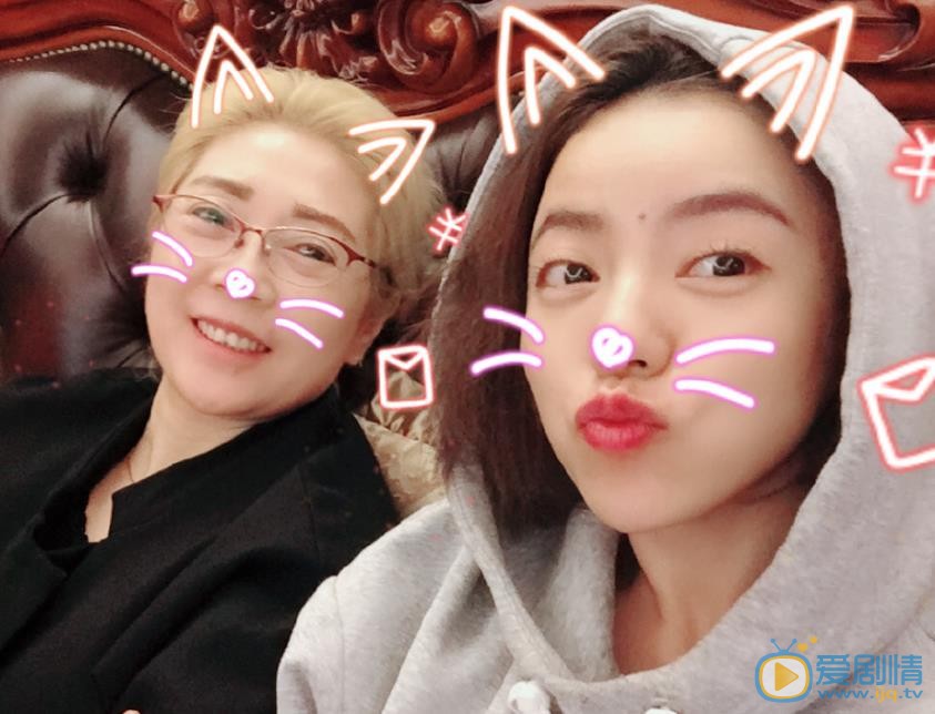 丁当嘟嘴卖萌照 丁当高清写真_丁当高清剧照