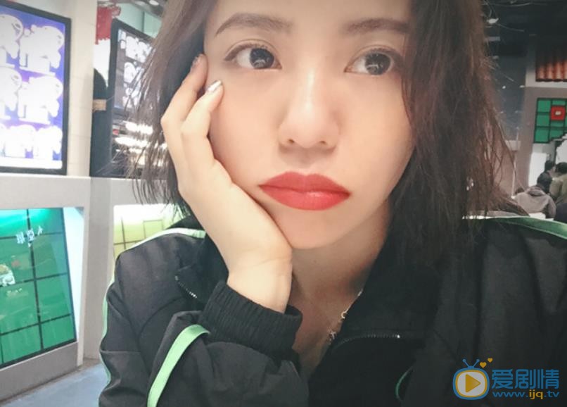 丁当嘟嘴卖萌照 丁当高清写真_丁当高清剧照