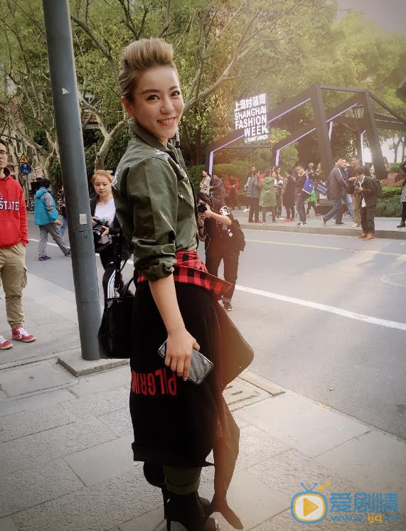丁当户外街拍 丁当高清写真_丁当高清剧照