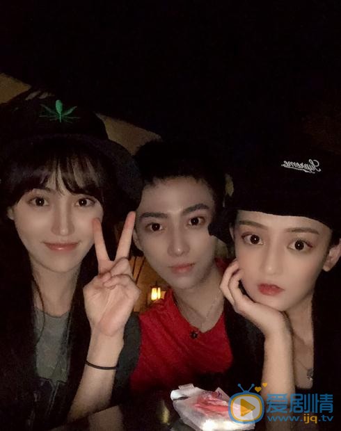刘因然与人合照 刘因然高清写真_刘因然高清剧照
