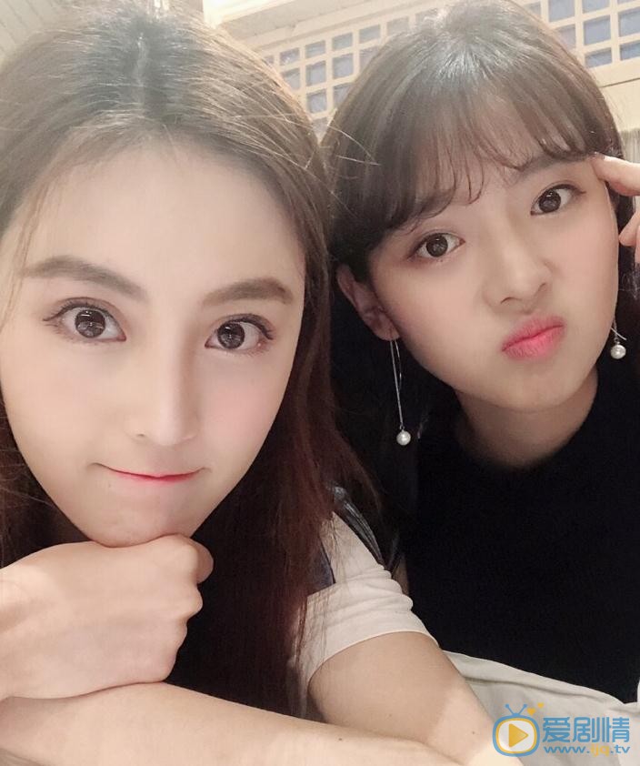 刘因然与人合照 刘因然高清写真_刘因然高清剧照