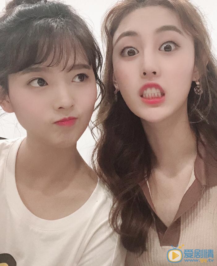 刘因然与人合照 刘因然高清写真_刘因然高清剧照