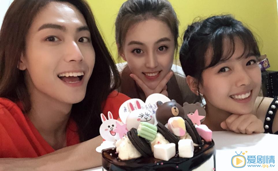 刘因然与人合照 刘因然高清写真_刘因然高清剧照