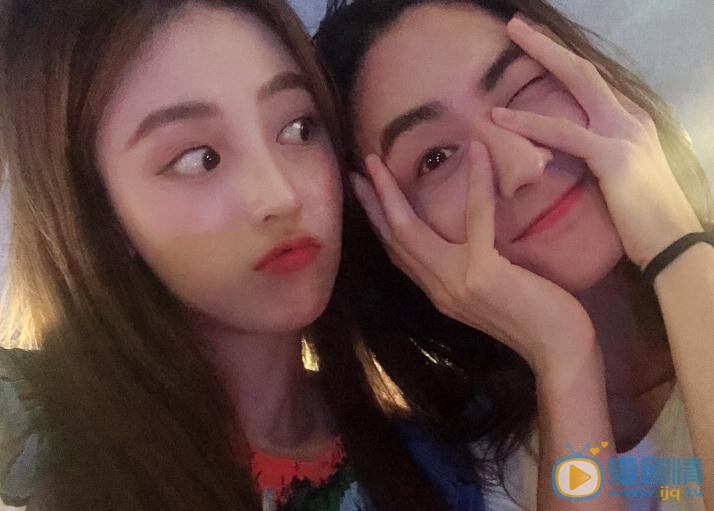 刘因然与人合照 刘因然高清写真_刘因然高清剧照