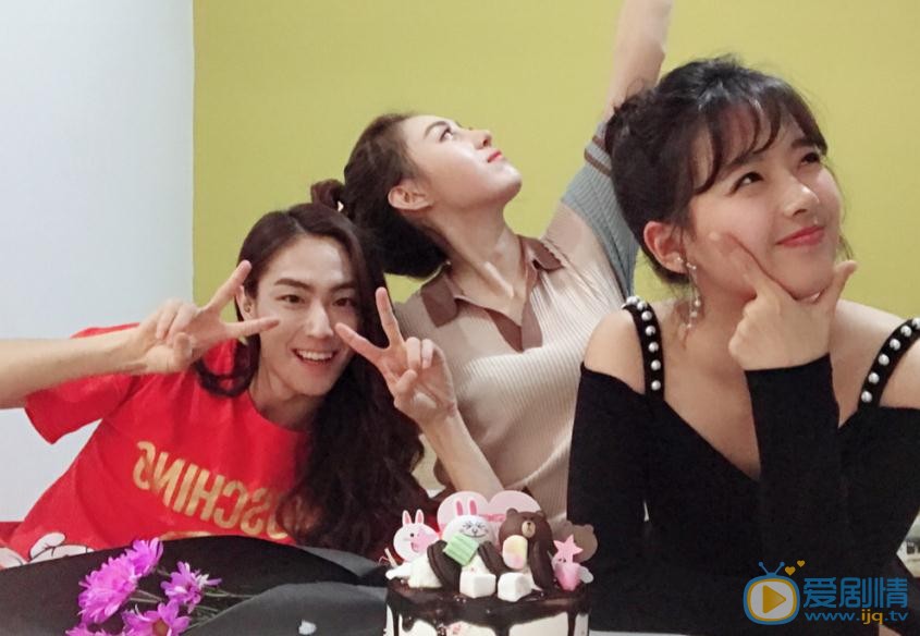 刘因然与人合照 刘因然高清写真_刘因然高清剧照