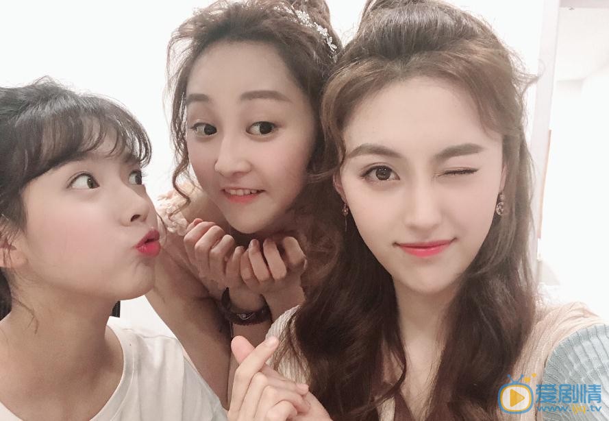 刘因然与人合照 刘因然高清写真_刘因然高清剧照