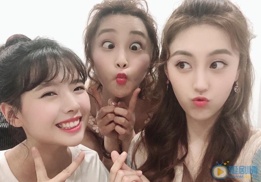 刘因然与人合照 刘因然高清写真_刘因然高清剧照