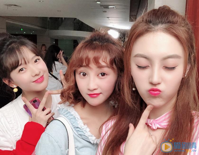 刘因然与人合照 刘因然高清写真_刘因然高清剧照